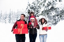 family-gifts-winter-mountain