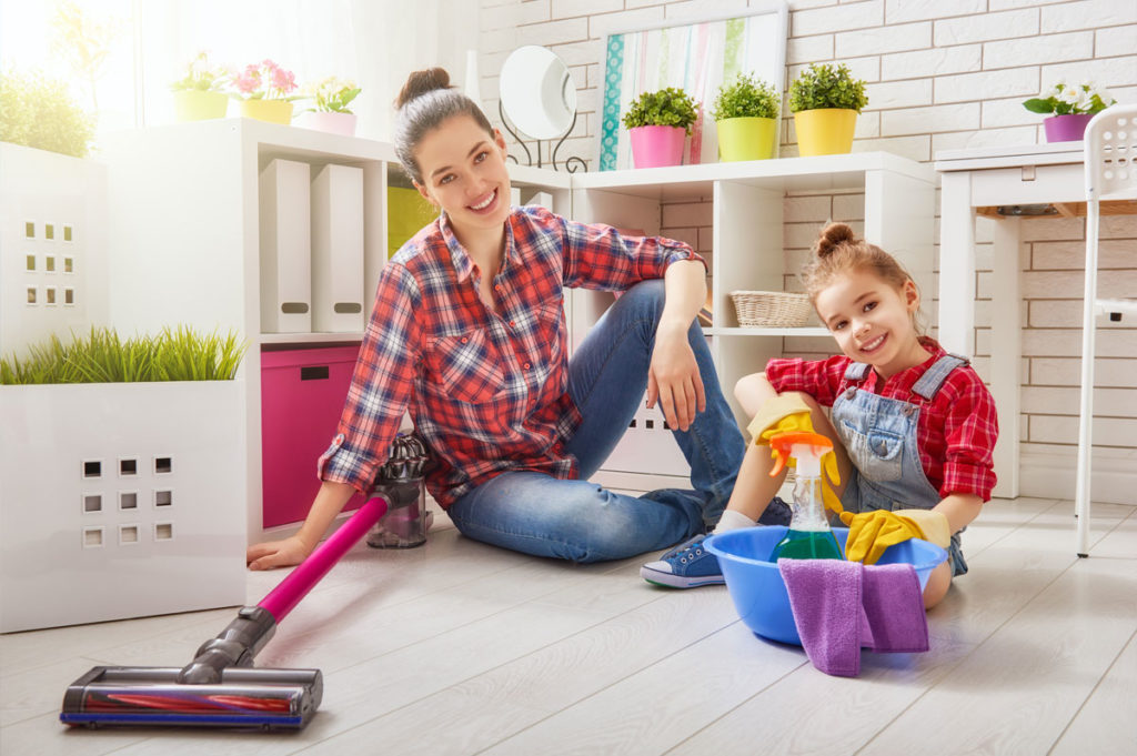 mother-daughter-cleaning