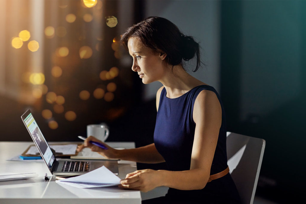 woman-working-laptop