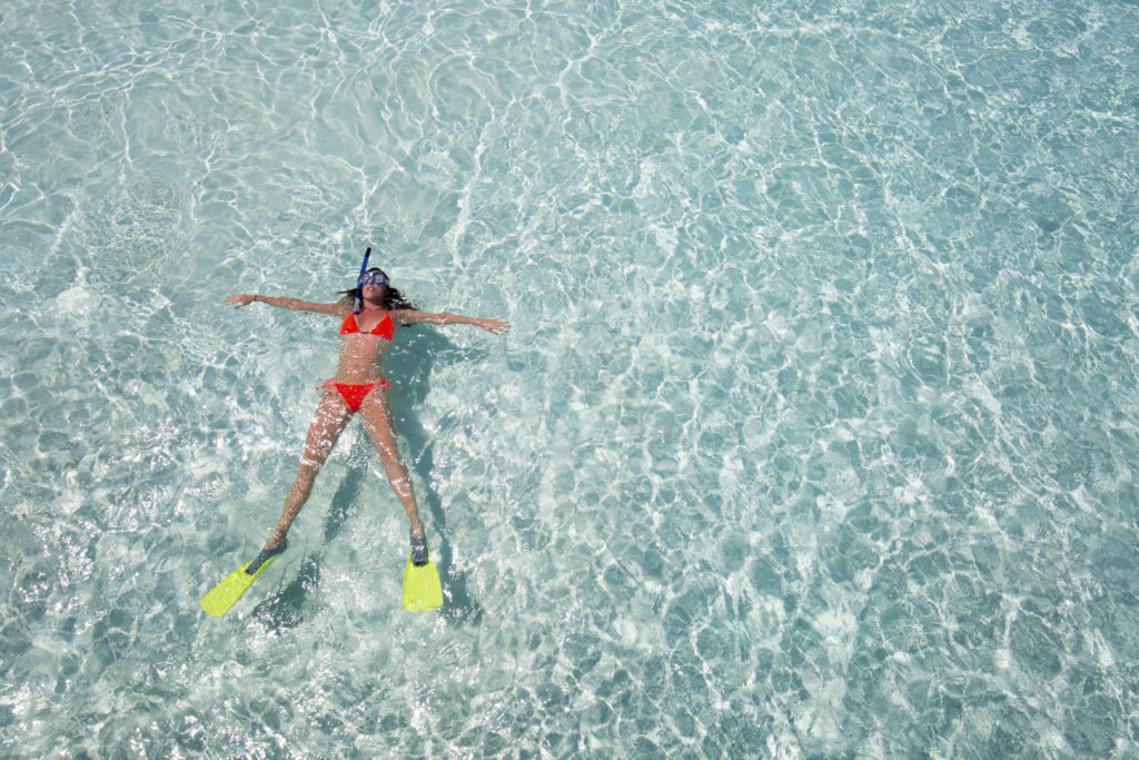 woman-swimming-pool