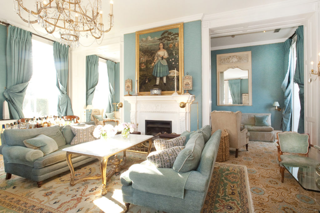 summer lodge drawing room