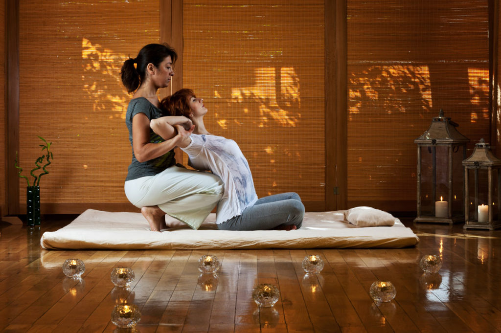 women-thai-massage