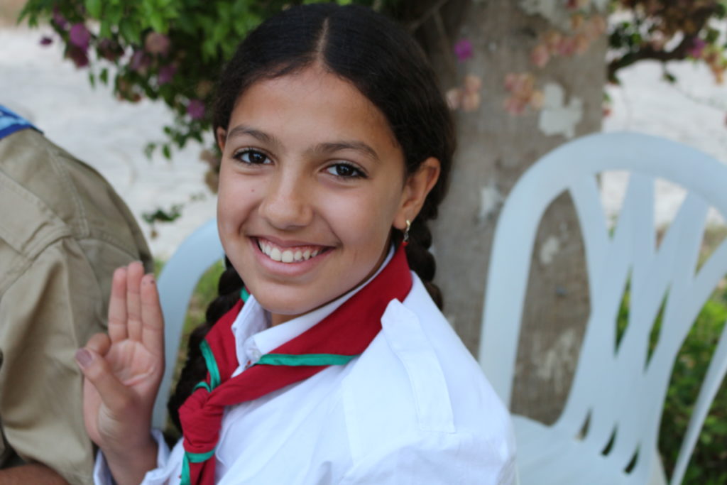 girl-scout-hand-sign
