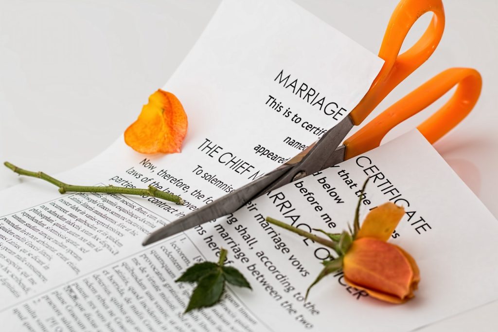 cutting-marriage-certificate