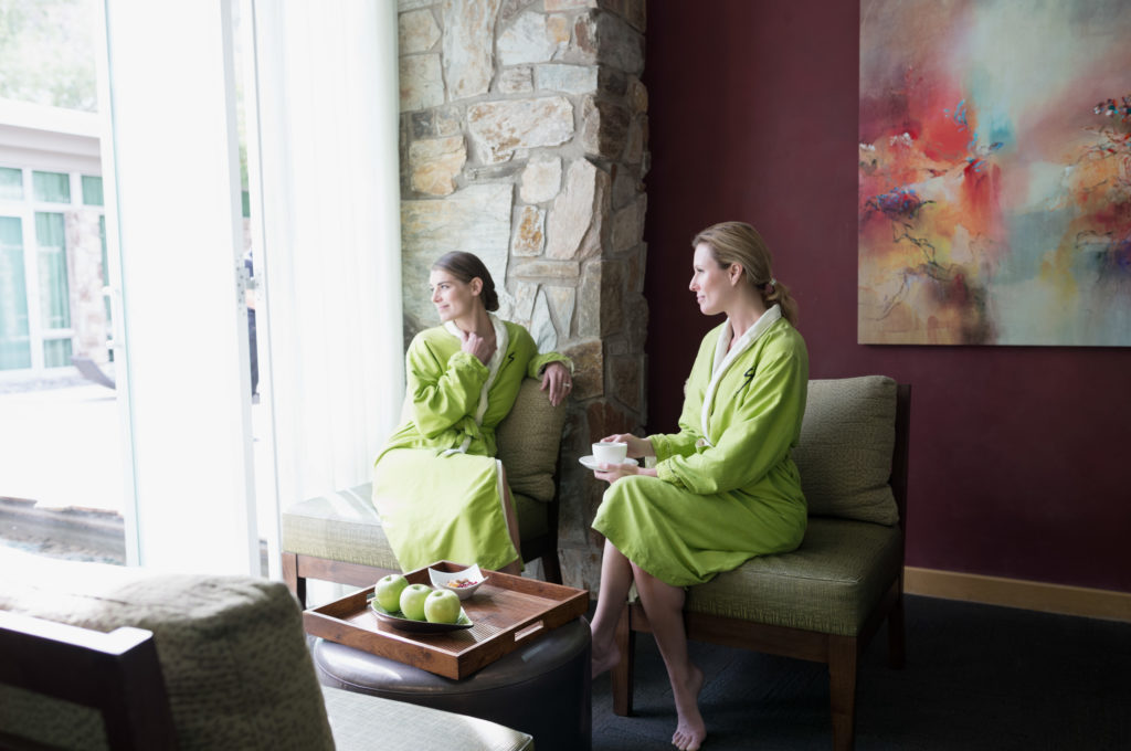 girlfriends-relaxing-spa