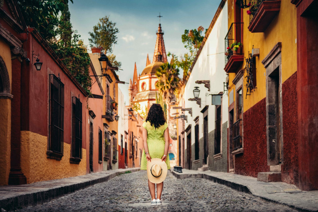 woman-street-mexico