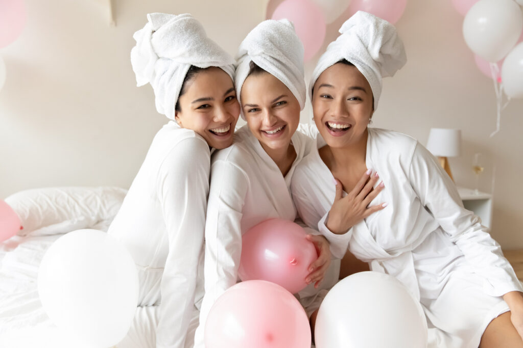 girlfriends-celebrating-spa