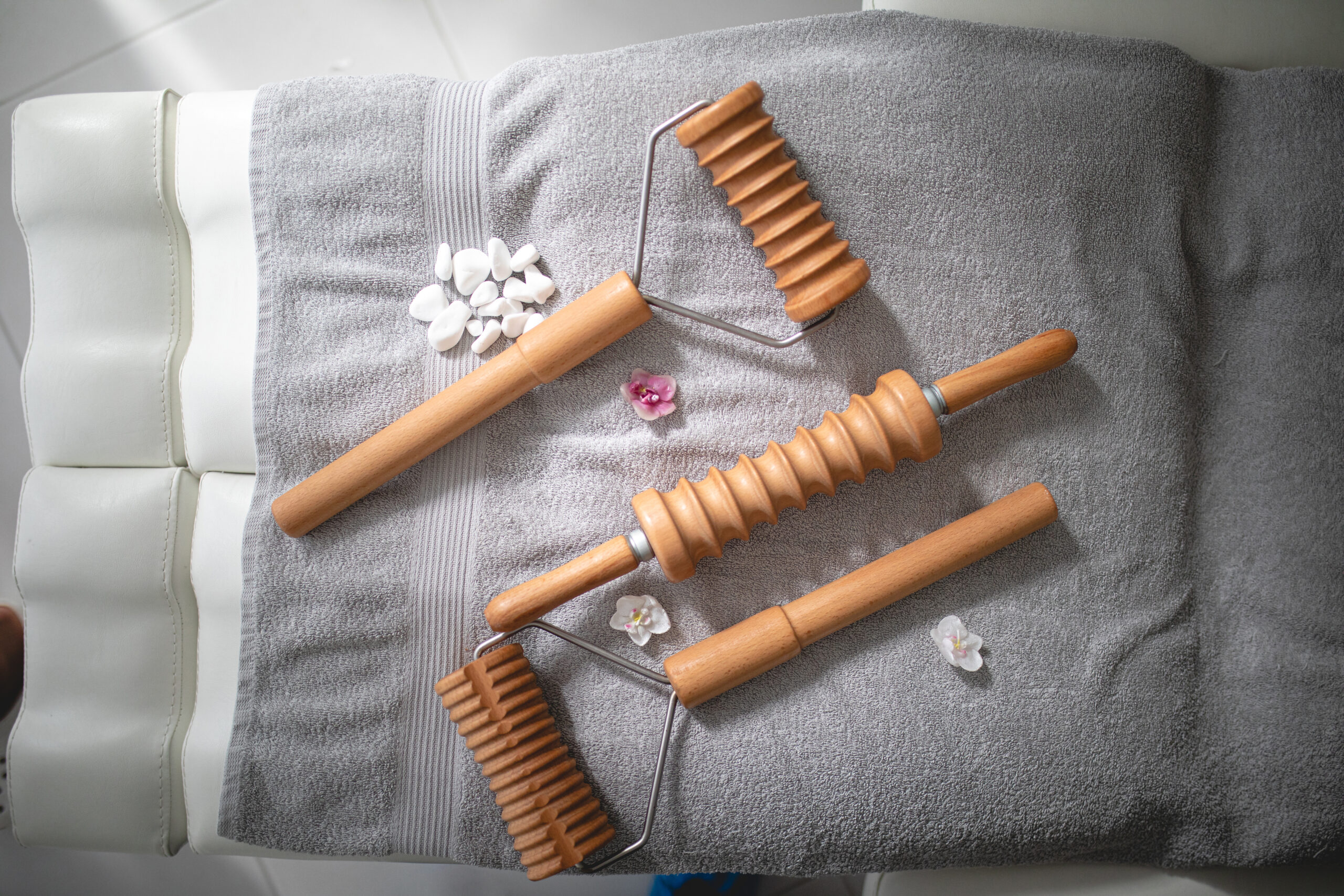 How do You Use a Wooden Massage Roller? - Wooden Earth